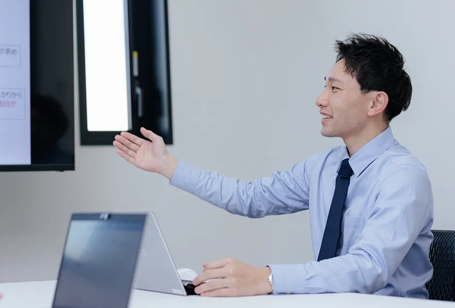 管理部門の仕事の様子